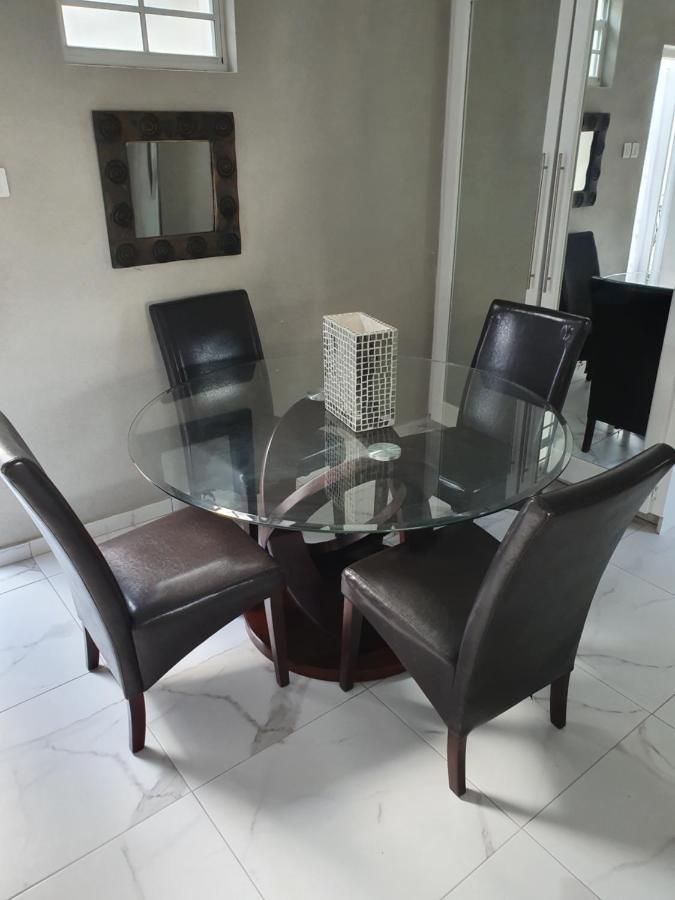 Devachan Apartments บริดจ์ทาวน์ ภายนอก รูปภาพ
