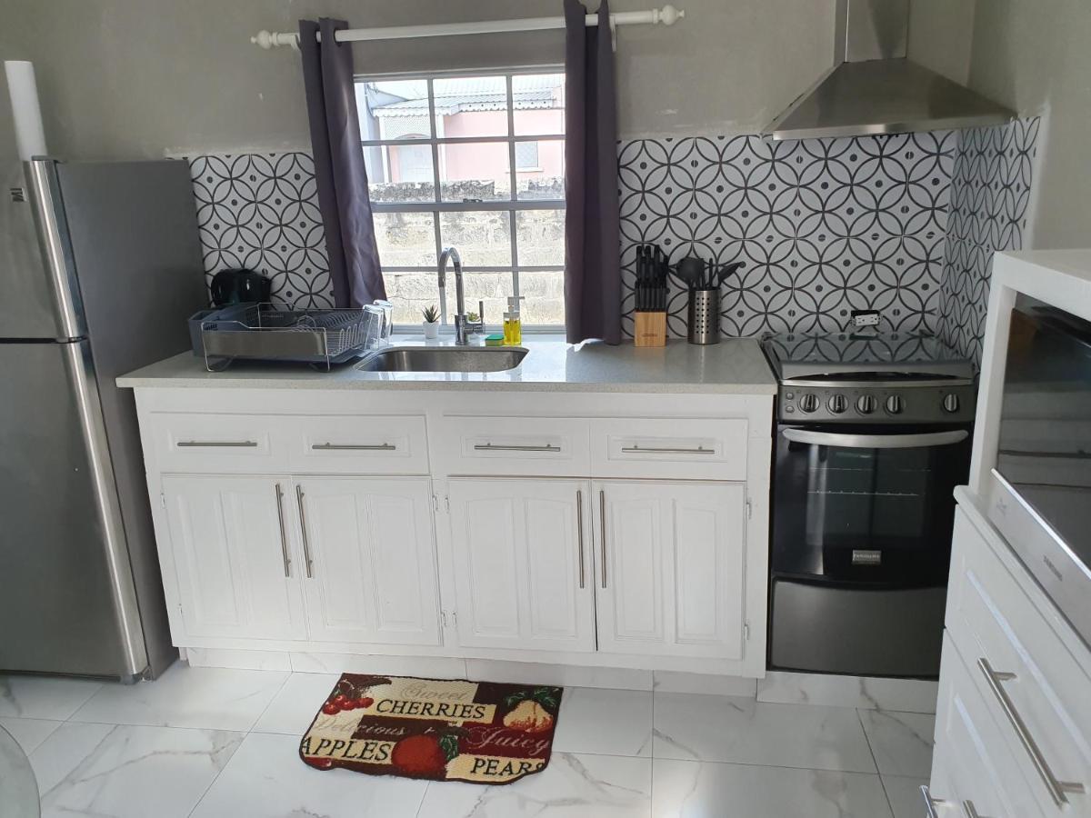 Devachan Apartments บริดจ์ทาวน์ ภายนอก รูปภาพ