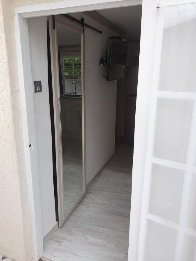 Devachan Apartments บริดจ์ทาวน์ ภายนอก รูปภาพ
