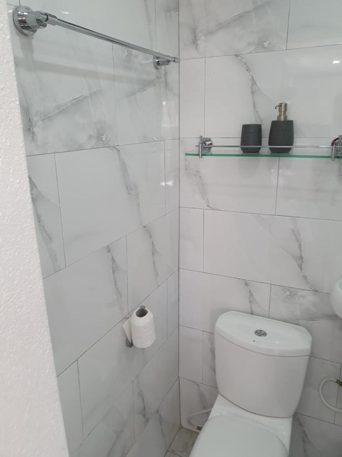 Devachan Apartments บริดจ์ทาวน์ ภายนอก รูปภาพ